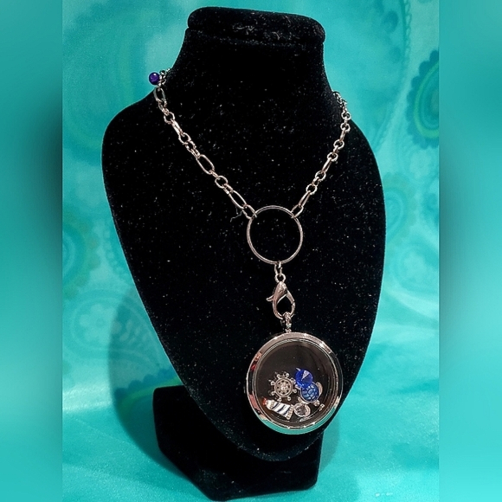 NIB Nautical Floating Charm Locket Necklace‎ In Gunmetal - Picture 2 of 6